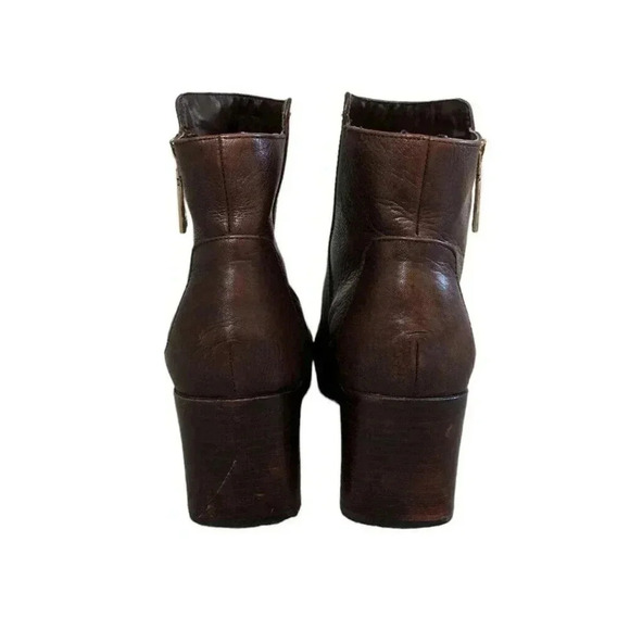 Tommy Hilfiger Dita Brown Leather Block Heel Bootie Ankle Boot Size 8.5 Gold Zip - Picture 4 of 10